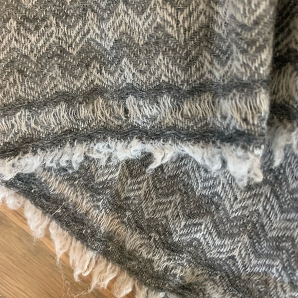 COPY - Grey patterned cashmere blanket scarf/wrap - Picture 3 of 9